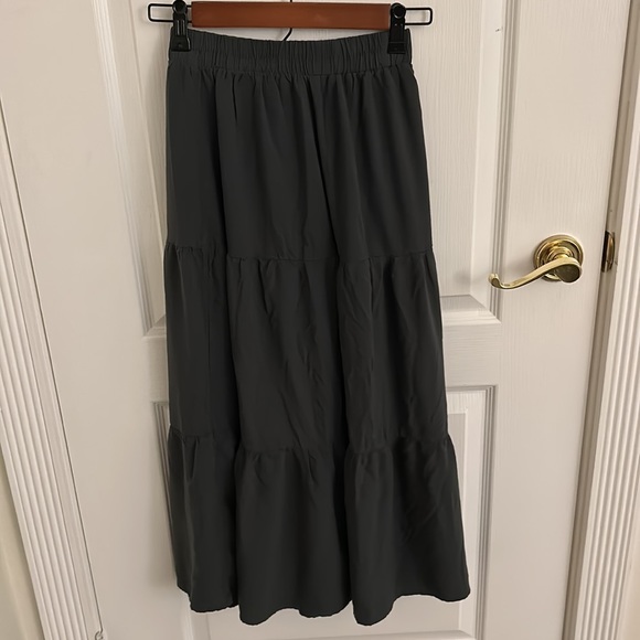 shosho tiered midi green skirt (s/m) - Picture 1 of 5